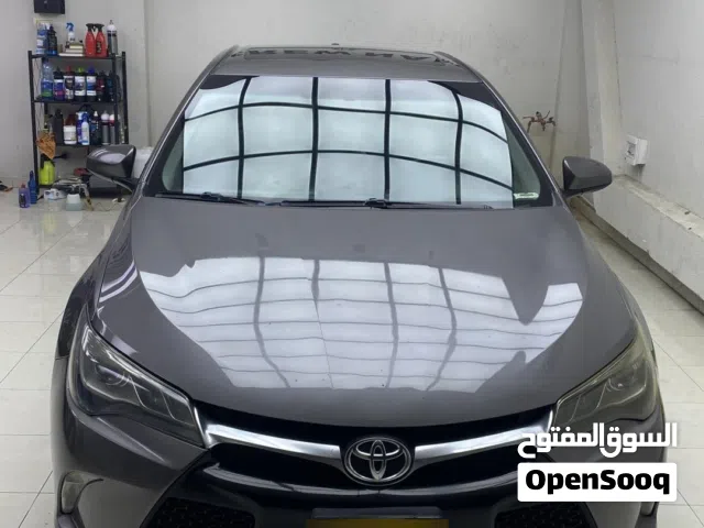 2017 تويوتا كامري SE
