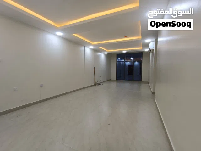 للايجار شقه كبيره شامل الكهرباء في الحد الجديدة
