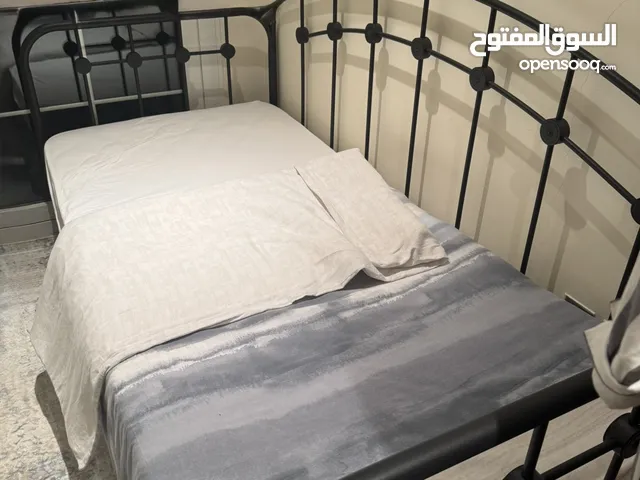 سرير مفرد مع مرتبة من هوم سنتر