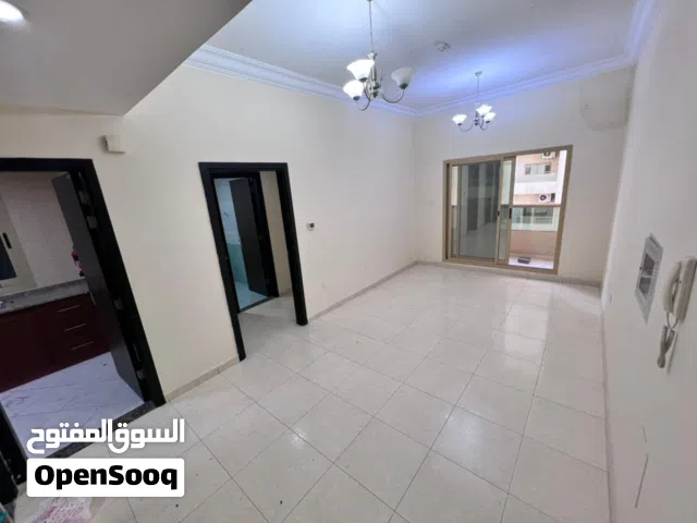 مدينه الامارات غرفه وصاله و2 حمام موقع مميز جدا تسهيلات في الدفعات قريب من جميع الخدمات
