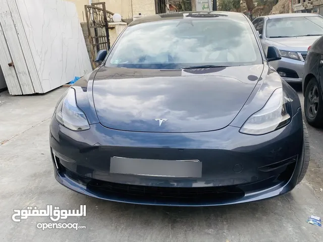 تيسلا مودل 3