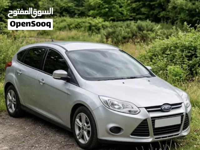 2014 فورد فوكس Standard