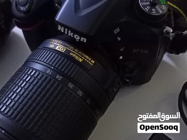 كاميرا نيكون D7100 بحالة ممتازة كاميرا احترافية، نظيفة جدًا وبحالة ممتازة جاهزة للإستخدام