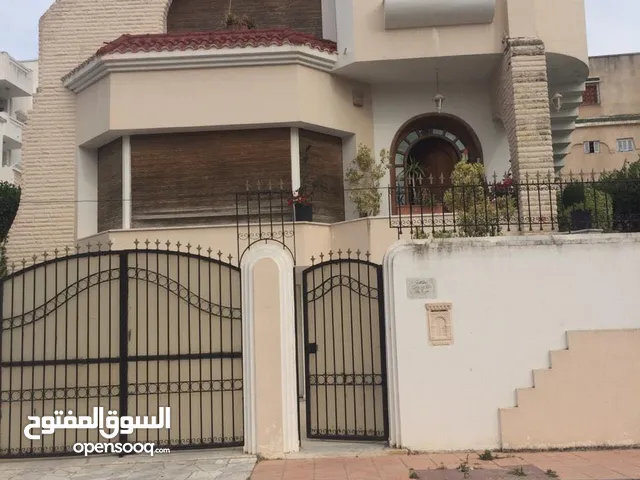 400 m2 More than 6 bedrooms Villa for Sale in Tunis Other