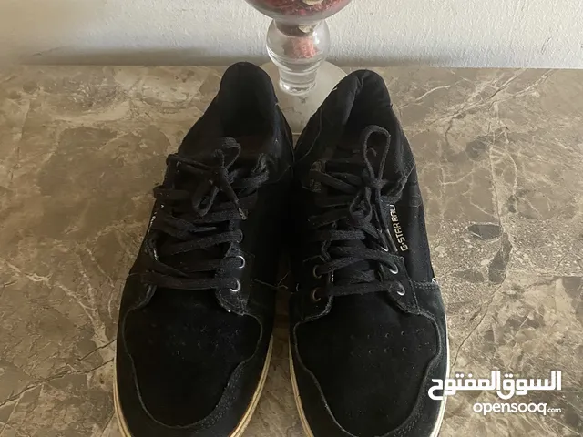 44 Sport Shoes in Farwaniya