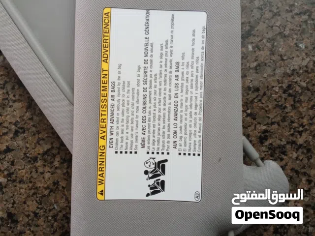 شمسيات تيوتا بريوس 2015 وفوق بحالة الوكالة.