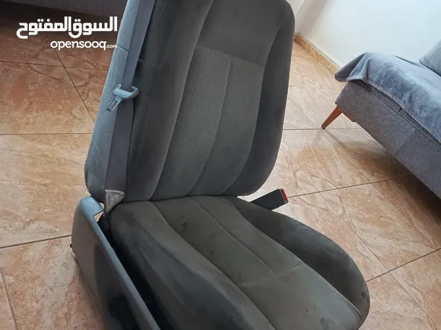 كراسي سيارة شيفروليه بليزر للبيع بسعر مغري جدا جدا نوع نظيف فقط بحاجة داري كلين