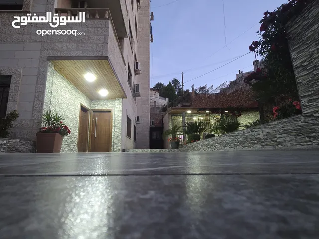 استغل الفرصه واحجزها فورا ، أرضية مستقلة ، حديقة منسقة ، كراج خاص..