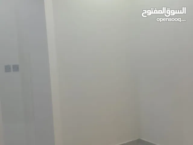 تتوفر شقه الايجار في الرياض حي حطين