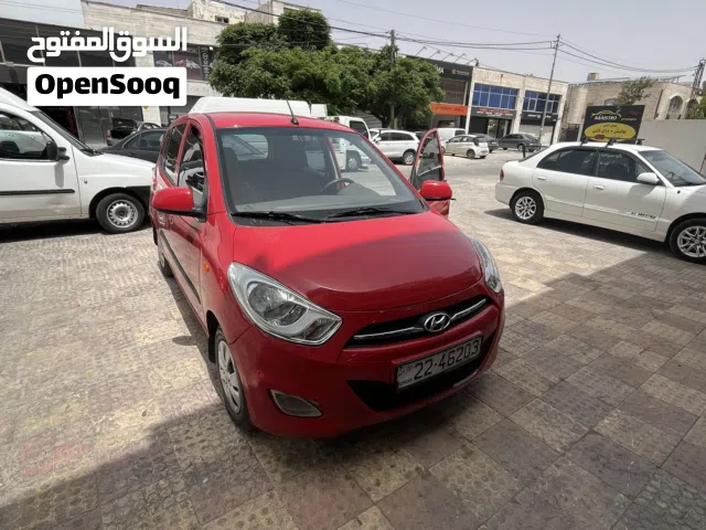 2012 هيونداي i10 Standard
