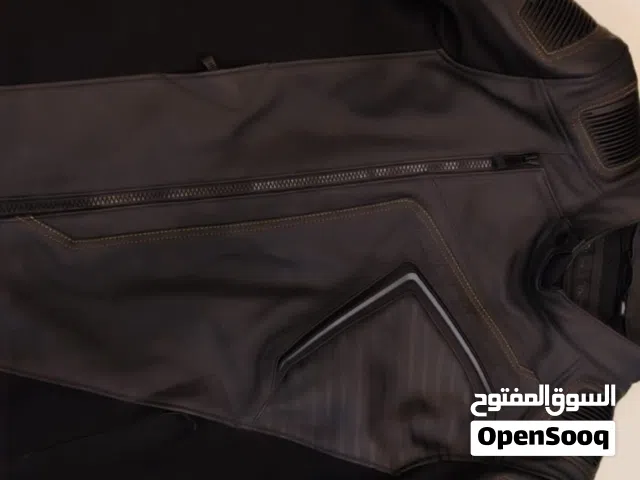 Harley Davidson jacket size xl slim fit  بحاله الوكاله ملبوس مرتين مميز وعصري