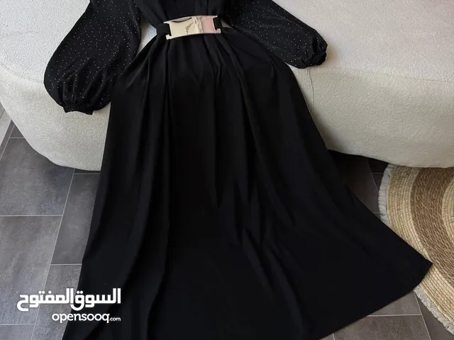 فساتين باحلا الموديلات اسود& الاوان وباسعار مناسبه للحجز ولستفسار واتساب مراسلتنا