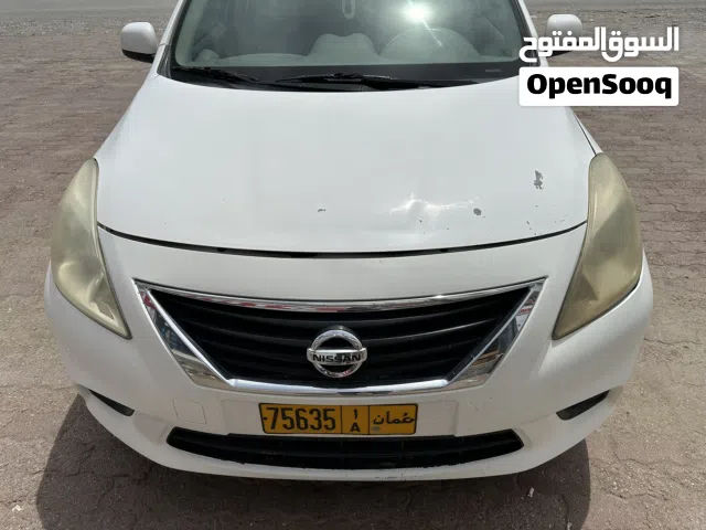 2014 نيسان صني Standard