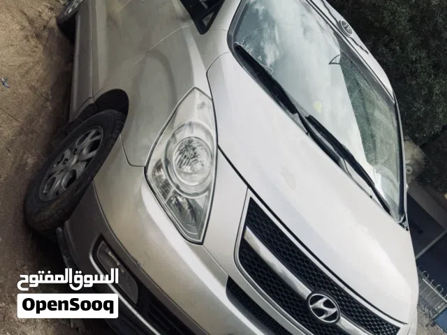 2011, هيونداي, H1, GL