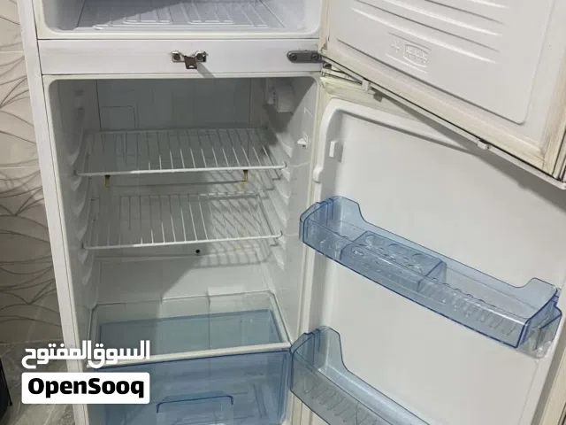 ثلاجة 8 قدم (الطول 145 العرض 45 العمق 40 سم) بعدها جديده