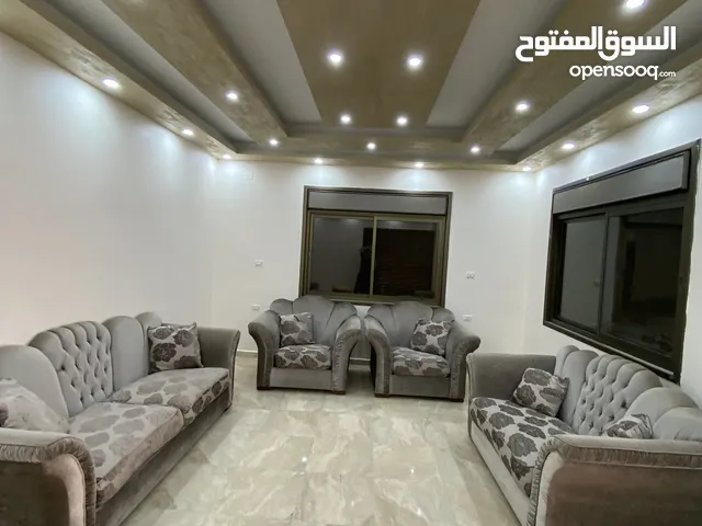 طقم غرفة ضيوف فخم 7 مقاعد وخشب سويد بحالة جديدة واستعمال خفيف جداً للبيع