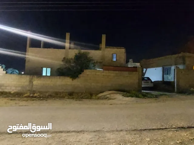 140 m2 4 Bedrooms Townhouse for Sale in Mafraq Al-Zaytouna