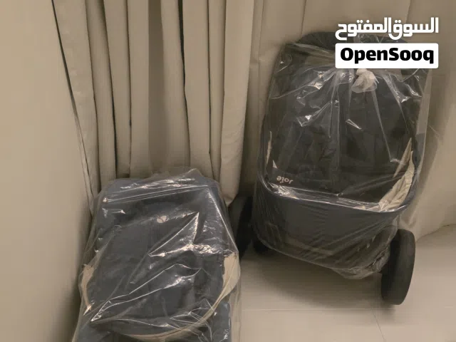 Joie Stroller and Car Seat (Like New) عربة أطفال ومقعد سيارة ماركة جوي نظيف جدًا