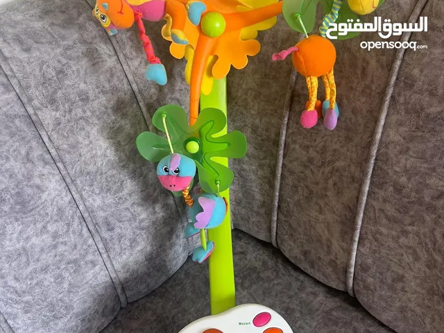 تعليقة سرير اطفال تحكم ريموت شبه جديد