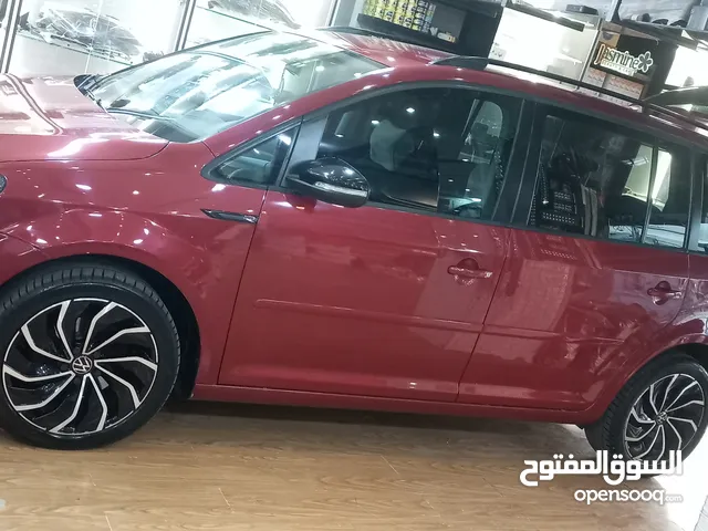 Used Volkswagen Touran in Hebron