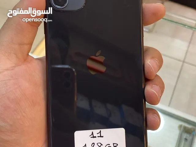 ايفون 11 أصلي بحالة ممتازة بسعة 128 جيجابايت باللون الأسود مع شاحن