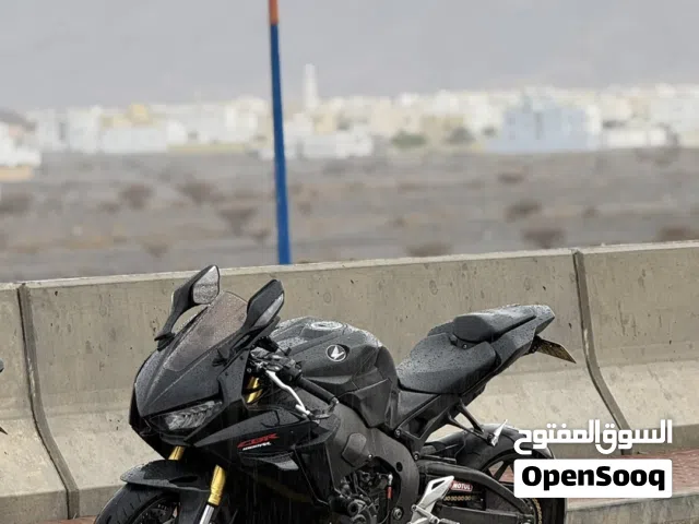 2017 هوندا CBR1000RR