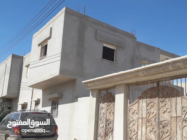 130 m2 3 Bedrooms Townhouse for Sale in Benghazi Bodzirah