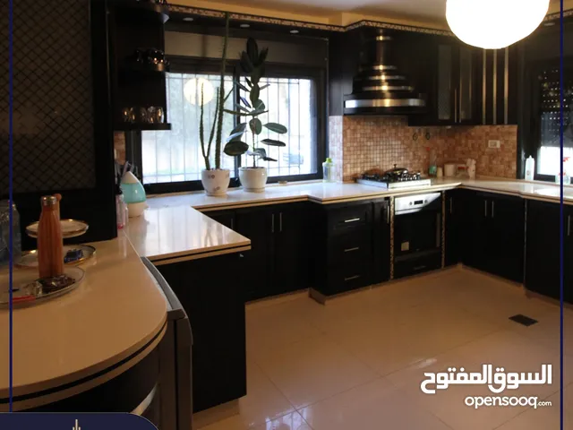 185 m2 3 Bedrooms Apartments for Sale in Ramallah and Al-Bireh Al Irsal St.