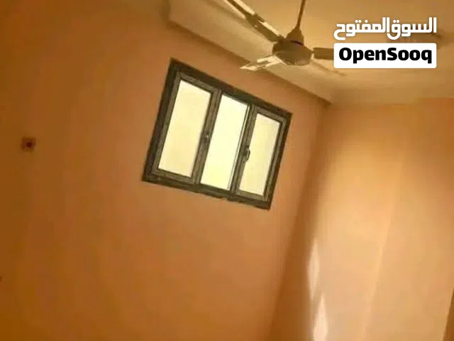 شقة حي الهدى الطابق الثالث يوجد مدخلين