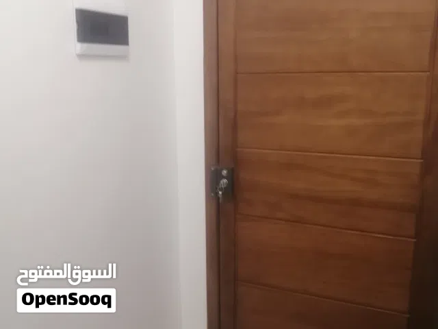 شقة للبيع في منطقة الشريف موقعها بين  المشروع صلاح الدين ابوسليم للإستفسار  الرقم في الوصف