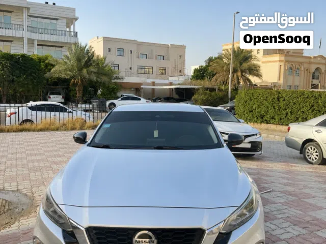 2020 نيسان التيما SR