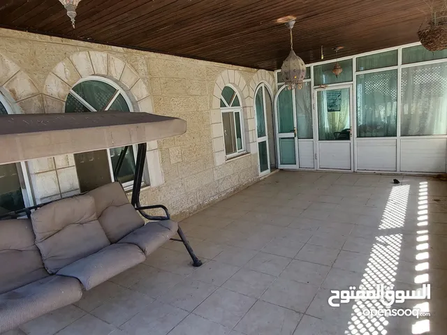 250 m2 3 Bedrooms Apartments for Sale in Ramallah and Al-Bireh Beitunia