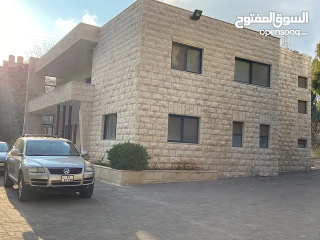 450 m2 More than 6 bedrooms Villa for Rent in Amman Shmaisani