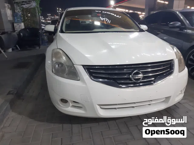 Nissan altima 2012 Gcc White full outomatic
