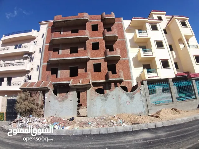 للبيع من المالك مباشرة – مبنى 4 أدوار في برج العرب الجديدة – موقع مميز