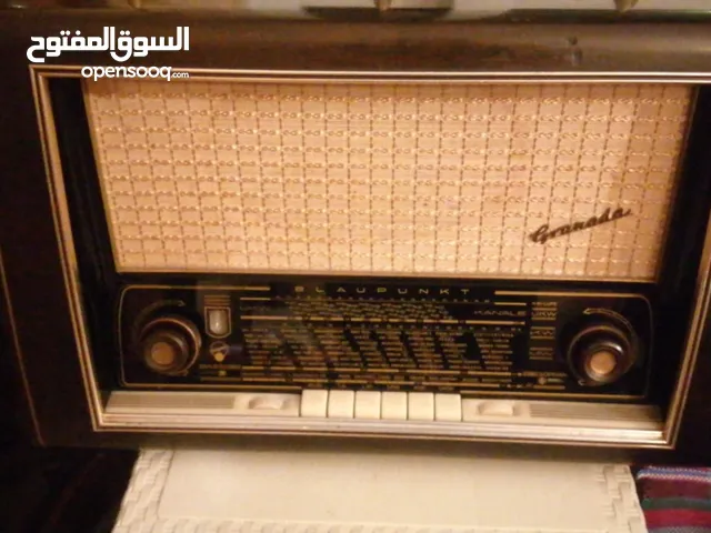 مقتنيات للبيع.. راديوهات انتيك قديم بحالة جيدة جداً شغال بالصلاة على النبي للمهتمين. ساعات تعليق