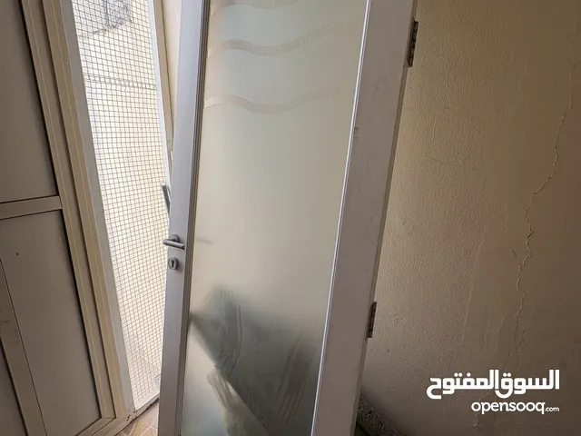 للبيع باب خشب