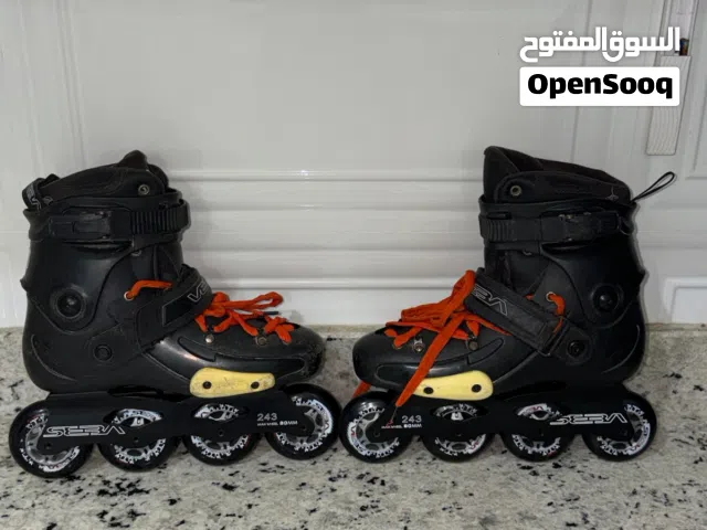 أحذية تزلج من نوع سكيت سيبا قياس 40 مستعمل لايوجد بها اعطال