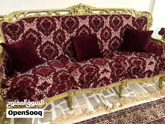صالون فخم للبيع – كنبة مع 4 كراسي – ستايل كلاسيك أنيق – نظيف جداً
