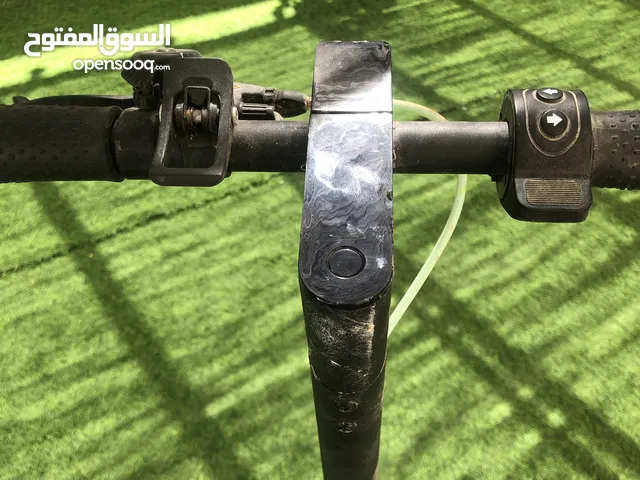 اسكوتر رخيص و سريع بس ما في شراشه حق الاسكوتر
