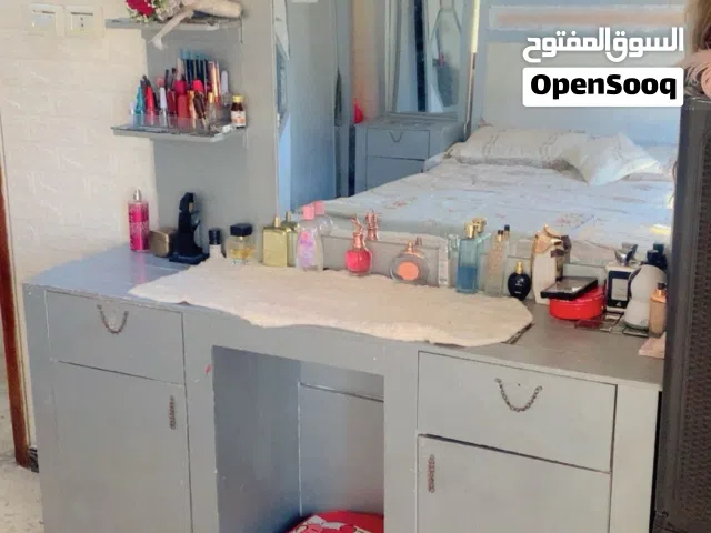 غرفة نوم مستعملة للبيع