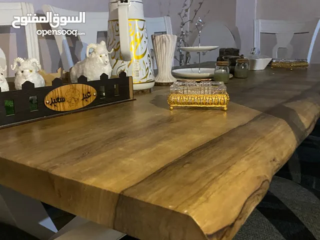 طاولة سفرة مع فرشات