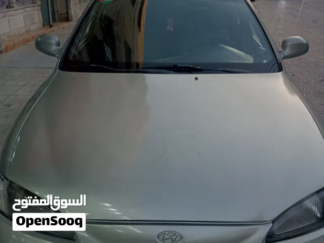 1996 هيونداي افانتي Standard