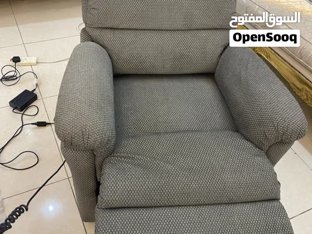 ليزي بوي الاصلي كهربائي خاصيه ممتازه لكبار السن يرفع الارجل ويرد الضهر ويساعد علي الوقوف اصلي وبحاله