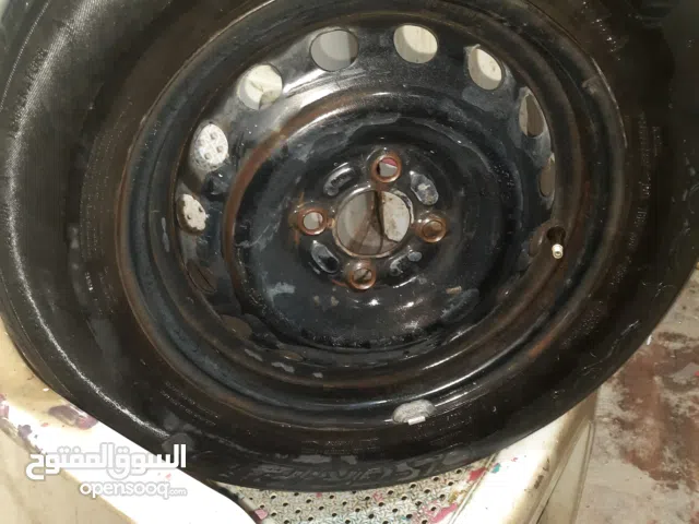 للبيع تاير مع جنط مقاس 14(175/70)