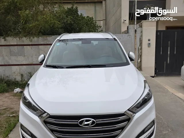 توسان خليجيه ماشيه 15الف كيلو متر حقيقي موديل 2018 في زيونه