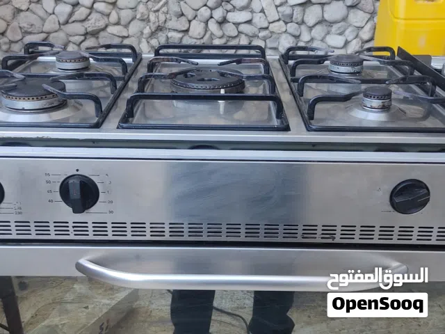 فرن و طباخ ايطالي سمالفيك غاز 90×60 مع الطباخ قطعتين بلت ان تايمر و مروحة و اضاءة شغال 100% للقطعين