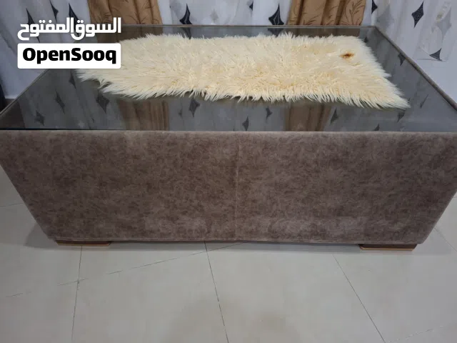 طاولات للبيع
