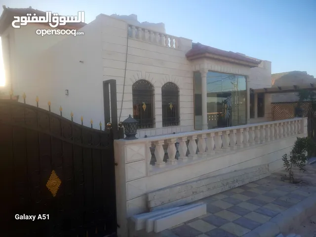 210 m2 3 Bedrooms Townhouse for Sale in Zarqa Shomer