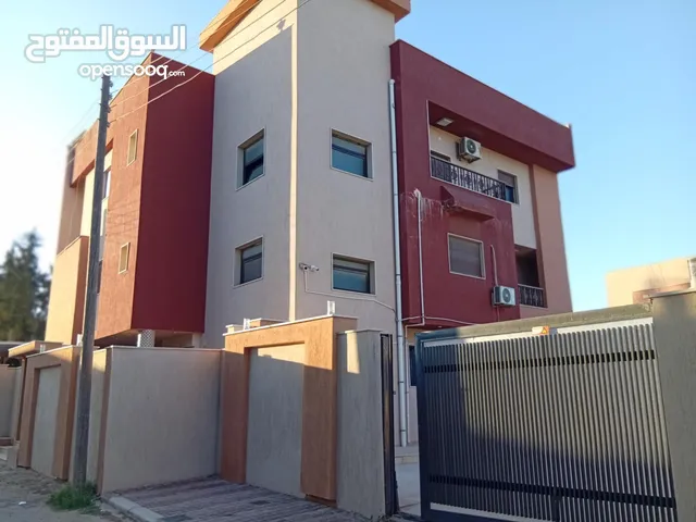 عماره للإيجار تلات طوابق وجنان واسع للإيجار مسقوف كل دور 200م في بوابة الجبس شارع الدعوة الإسلامية
